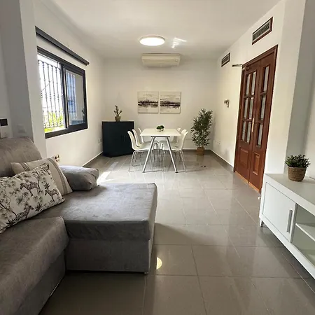 Triplex El Galeon * Адехе